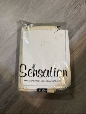 ⭐️ Sensation Permanent Press Tablecloth in Ivory/Cream